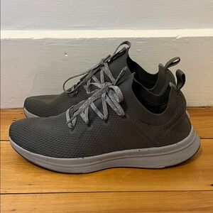 REI CO-OP Beyonder Running Sneakers Shoes Athletic Mens 9.5 Breathable Knit EUC